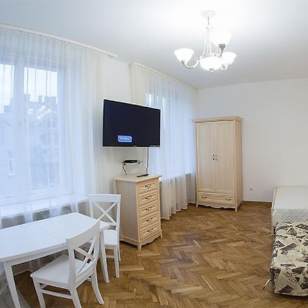 Квартира На Вулиці Дорошенка 12 В Центрі Львова Недалеко Оперного Театру З Власною Парковкою У Дворі Kültér fotó